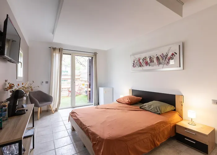 ゲストハウス A Casa Assulanata Santa-Reparata-di-Balagna